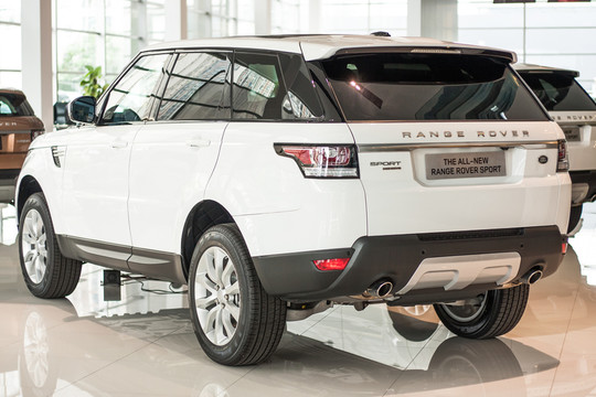 進(jìn)口白色suv