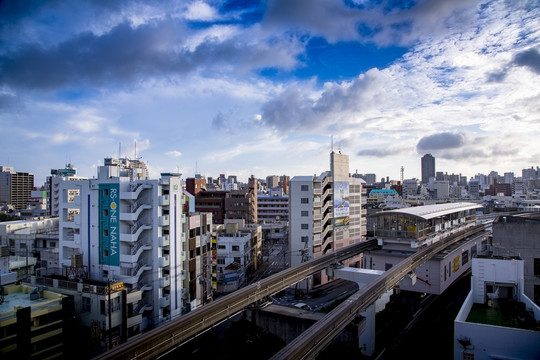 那霸城際單軌列車風(fēng)景線