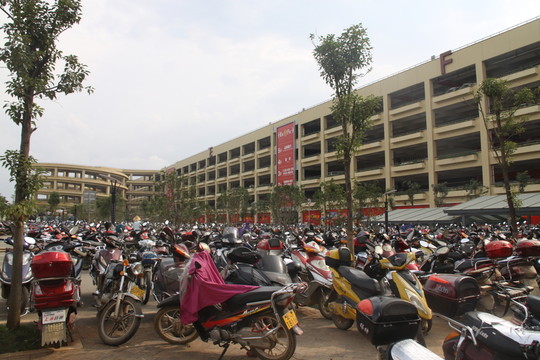 電動(dòng)車停車場(chǎng)
