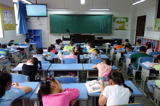 小學教室 小學生
