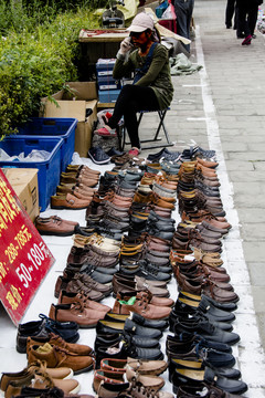 地?cái)? style=
