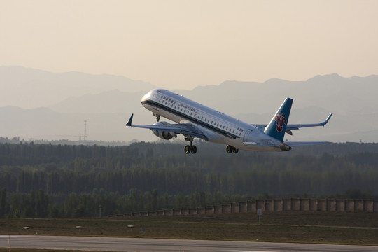 飛機 起飛