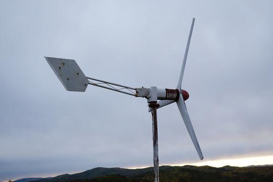 小型風(fēng)力發(fā)電風(fēng)機