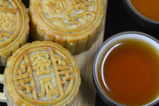 中秫月餅