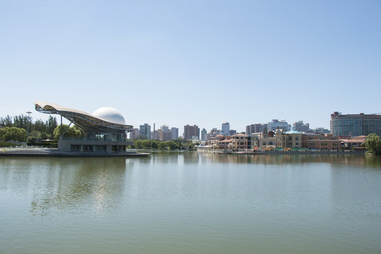 水岸樓房