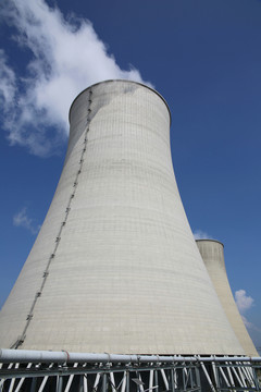 火力發(fā)電廠冷水塔 仰視