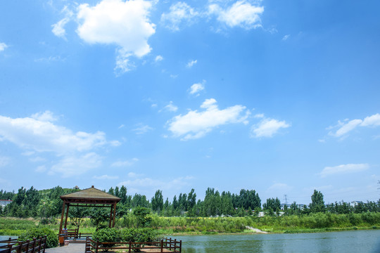 水上樂園 河岸風光