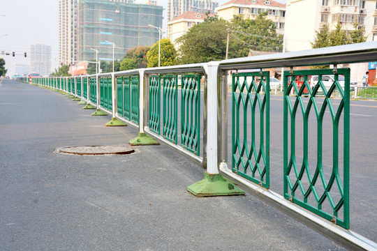 城市道路護(hù)欄