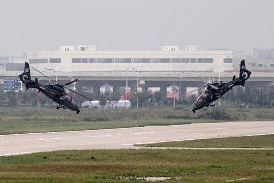 武裝直升機(jī)飛機(jī)表演
