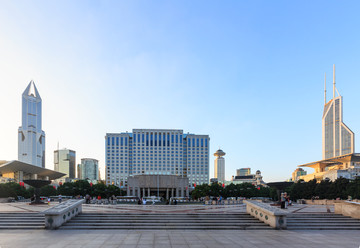 上海人民廣場(chǎng)