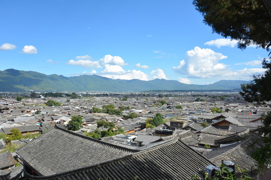 藍(lán)天白云 遠(yuǎn)山 古鎮(zhèn)