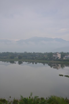 城鎮(zhèn)風光 遠山 河流