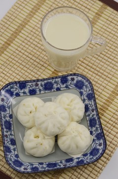 小包子
