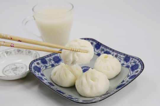 小籠包 和豆?jié){