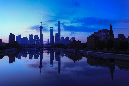 上海早晨