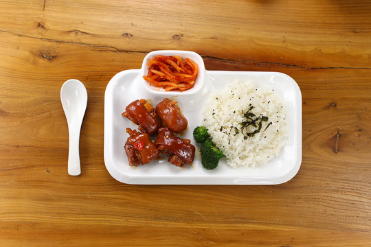 紅燒肘子套餐