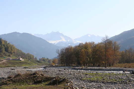 山區(qū)秋色