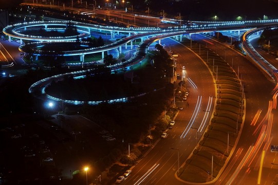 鄭州鄭東新區(qū)CBD車流夜景