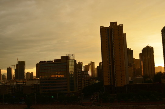 城市夕陽(yáng)