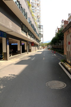 小區(qū)車行道