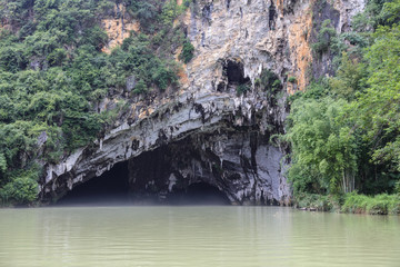 廣西巴馬百鳥巖 盤陽河 溶洞