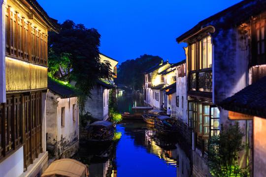江南水鄉(xiāng)蘇州周莊古鎮(zhèn)夜景