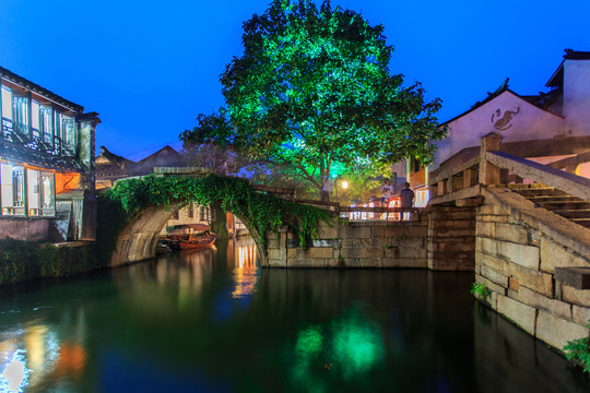 江南水鄉(xiāng)周莊古鎮(zhèn)雙橋夜景
