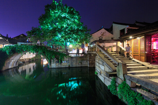 江南水鄉(xiāng)周莊古鎮(zhèn)雙橋夜景