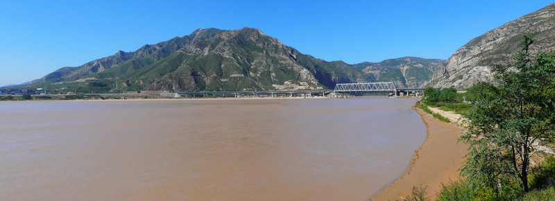 晉陜交界禹門口全景