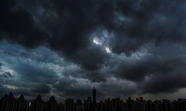 積雨云