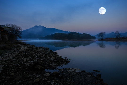 江畔中秋夜
