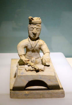 青瓷剖魚(yú)男俑