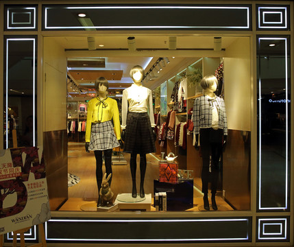服裝店櫥窗