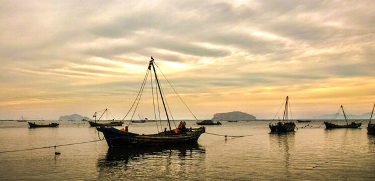 海邊漁船