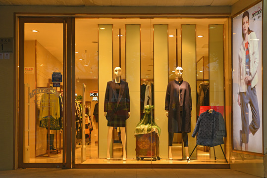 服裝店櫥窗展示