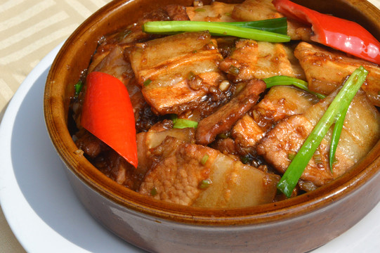 缽仔腩肉