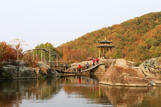 迷人的鏡泊湖景觀