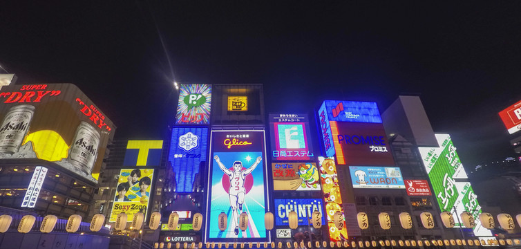 國外繁華商業(yè)街夜景