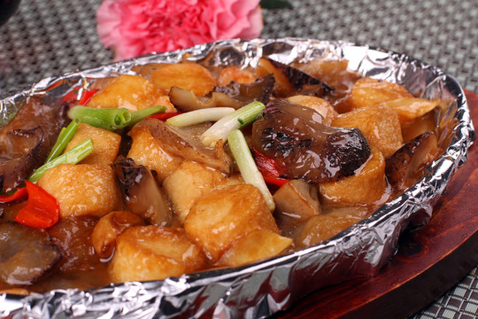鐵板海參豆腐