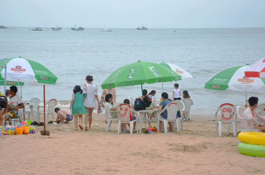 海邊游客