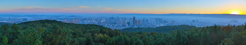 日出曲靖全景