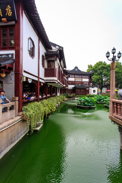 上海豫園商城園林景觀荷花池噴泉