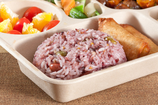 套餐盒飯