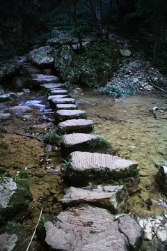 山間小路
