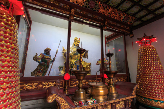 上海城隍廟關(guān)圣殿關(guān)圣帝君塑像