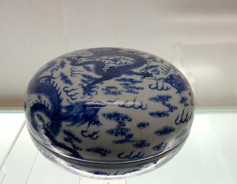 青花龍?jiān)萍y印盒 青花瓷