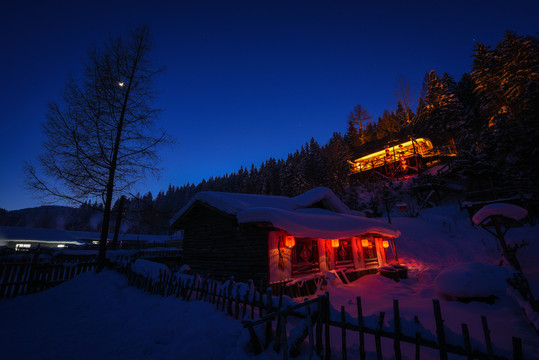 雪鄉(xiāng)夜景