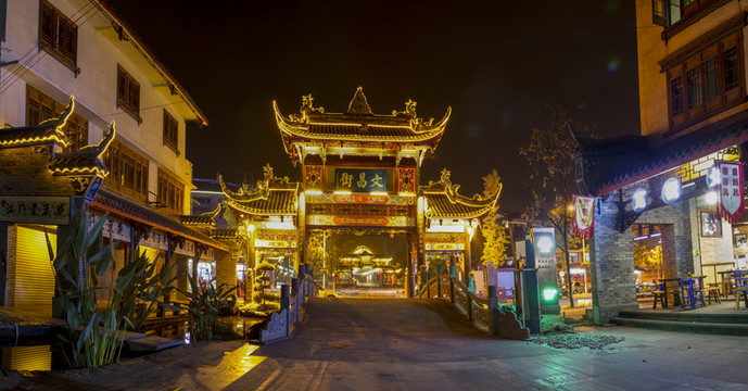 文昌橋牌坊夜色