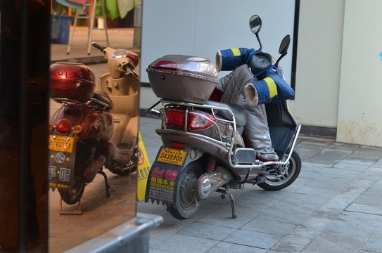 電瓶車(chē)