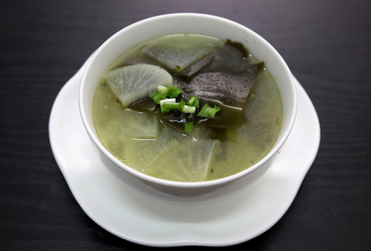 海帶蘿卜魚頭湯